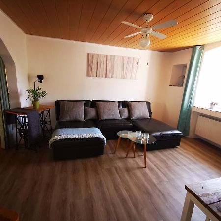 Mooi Ruim Appartement In Antieke Stadsboerderij Schönecken Extérieur photo