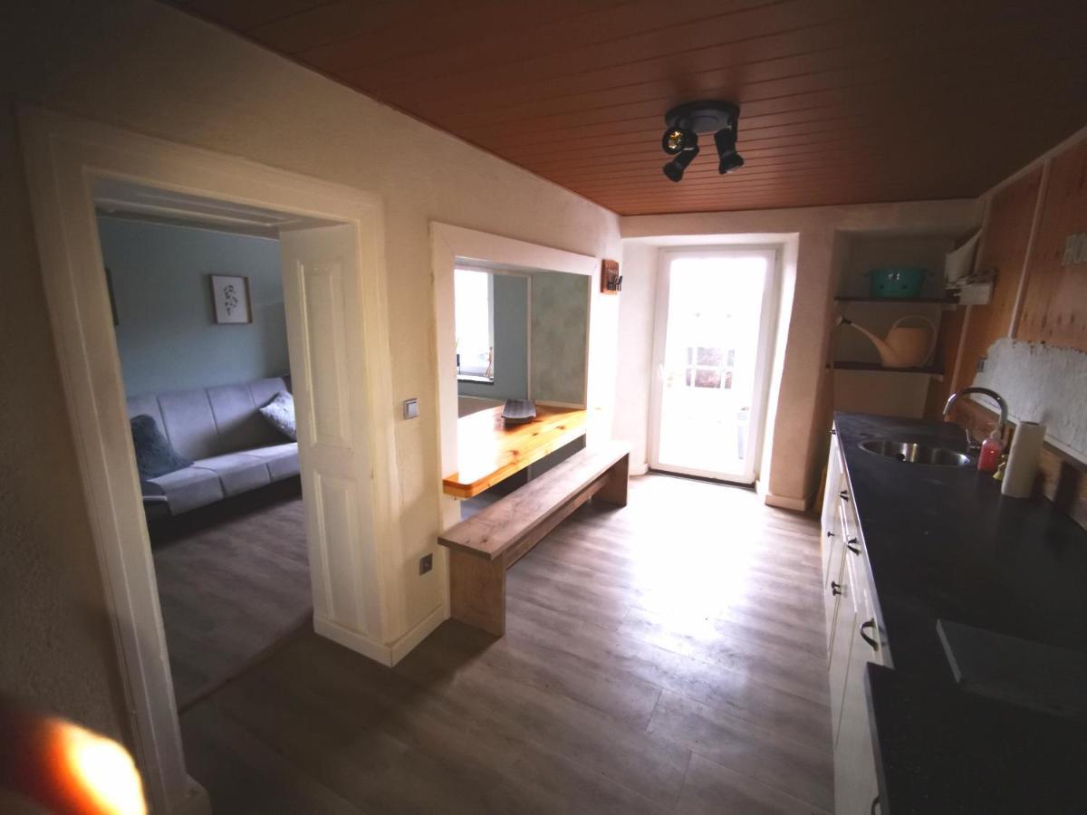 Mooi Ruim Appartement In Antieke Stadsboerderij Schönecken Extérieur photo